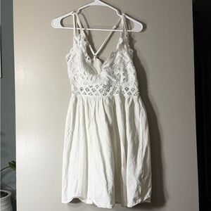 White Lace Sleeveless Dress